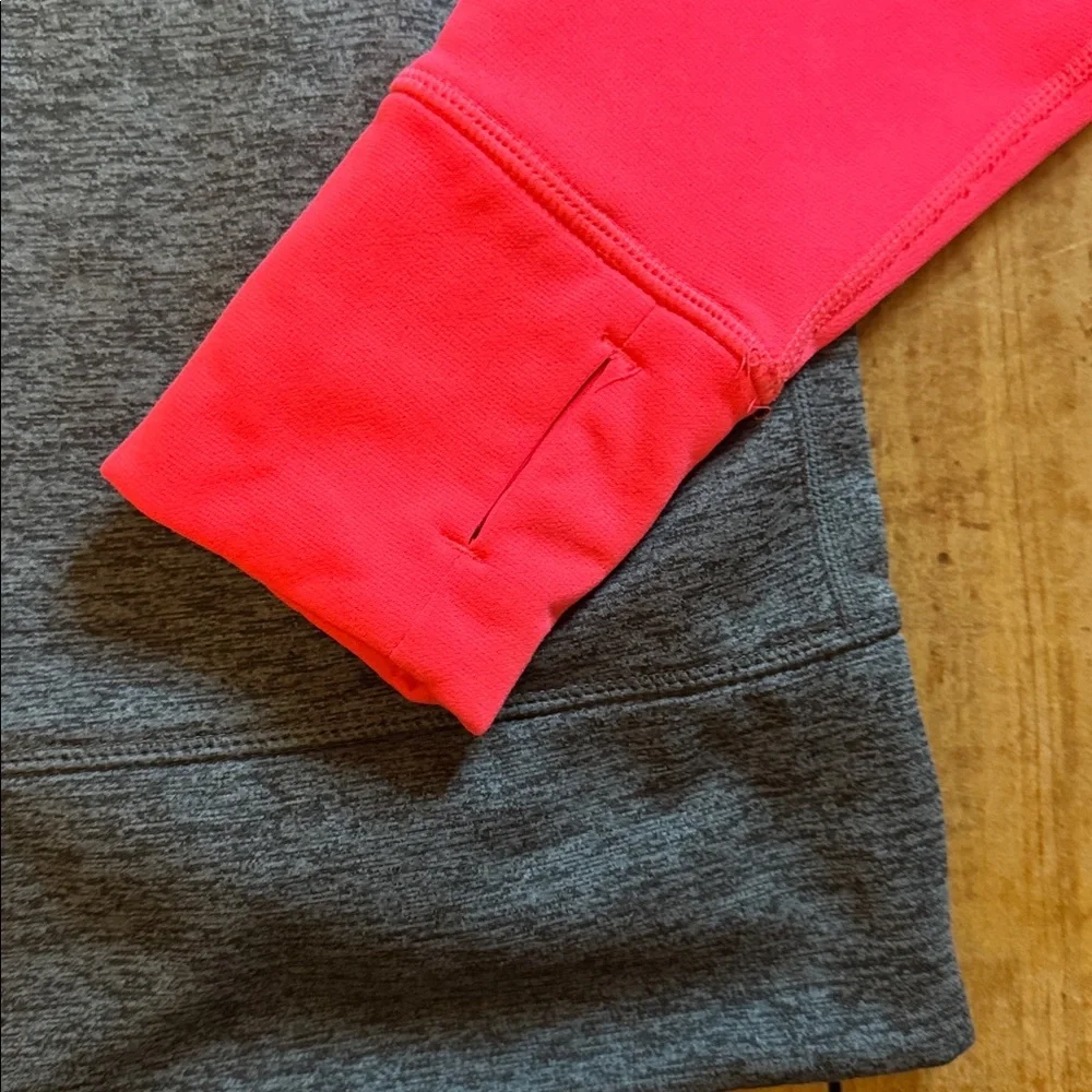 Nike hoodie sweatshirt Gray pink medium women therma fit - Picture 7 of 8